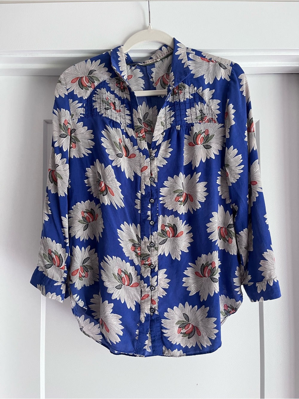 Anthropologie blue print blouse Large